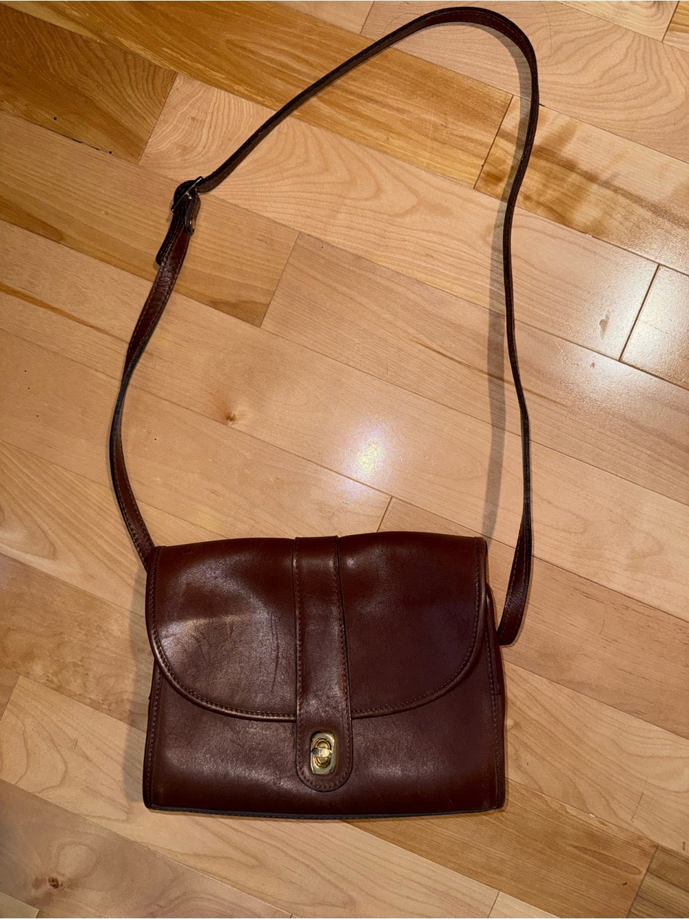 Classic Vintage Brown Leather Crossbody Bag